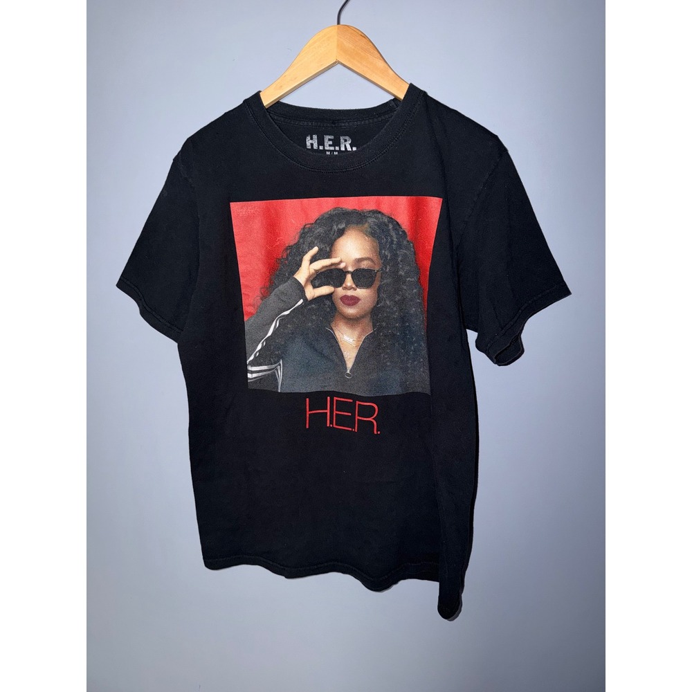 H.E.R. Official Artist Merchandise Graphic T-Shirt Black Size Medium R&B Soul